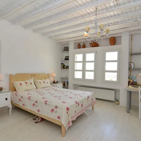 Mykonos 4 Bedroom Cycladic With Free Parking Вилла *