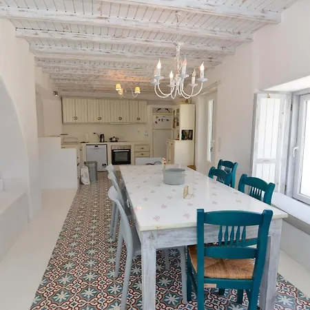 Mykonos 4 Bedroom Cycladic With Free Parking Βίλα
