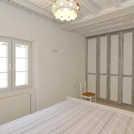 Mykonos 4 Bedroom Cycladic With Free Parking Άνω Μερά