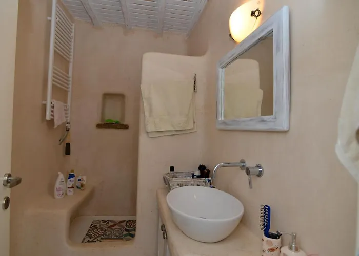 Mykonos 4 Bedroom Cycladic With Free Parking Villa