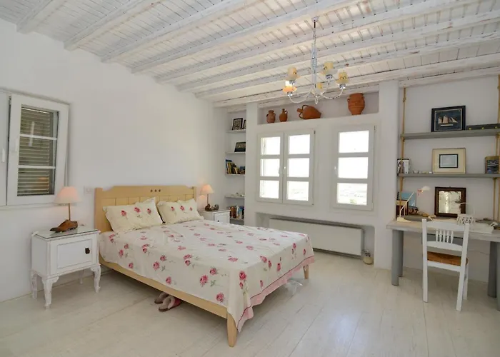 Mykonos 4 Bedroom Cycladic With Free Parking Villa *