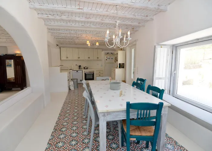 Mykonos 4 Bedroom Cycladic With Free Parking Villa