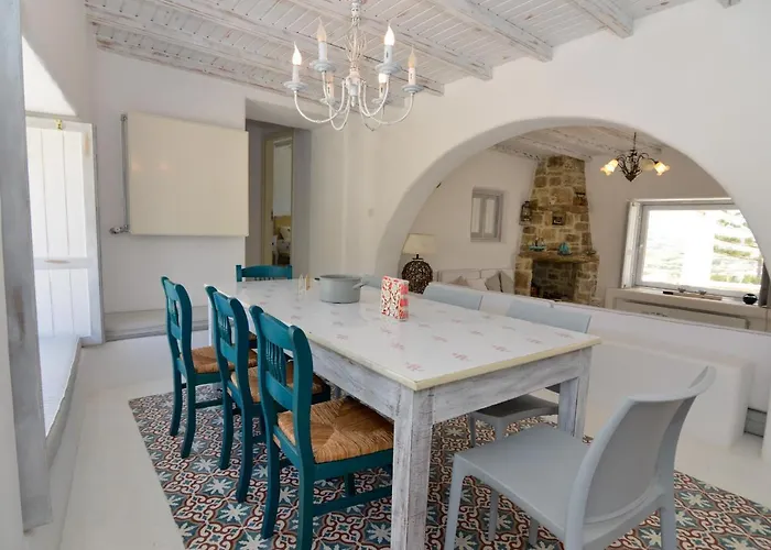 Mykonos 4 Bedroom Cycladic With Free Parking Villa