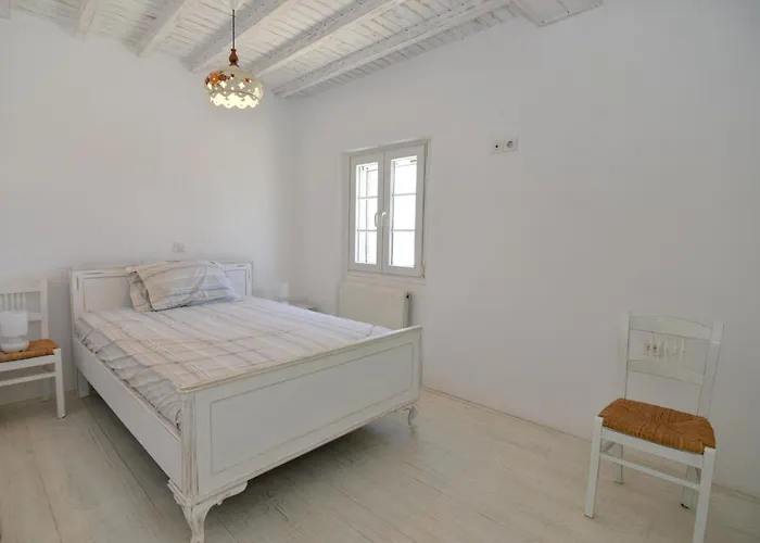 Mykonos 4 Bedroom Cycladic With Free Parking